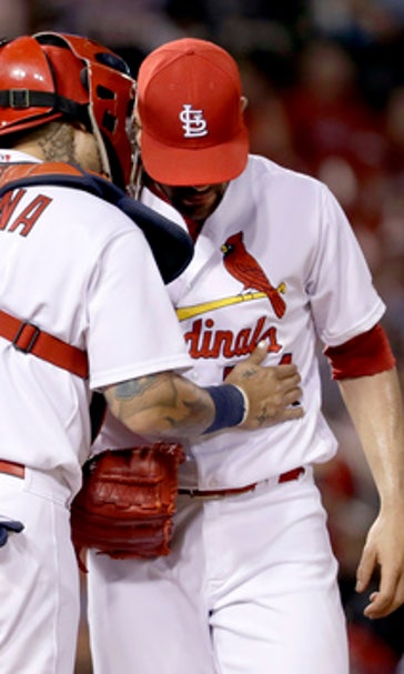 Votto, Duval combine for 3 homers; Reds rout Cardinals 15-2